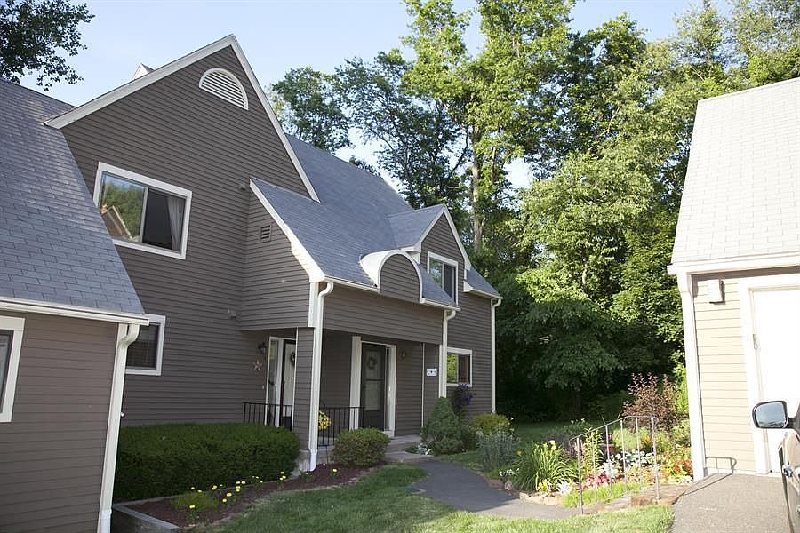 1st image of 4 Quail Dr