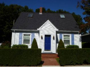 712 Weetamoe St, Fall River, MA 02720