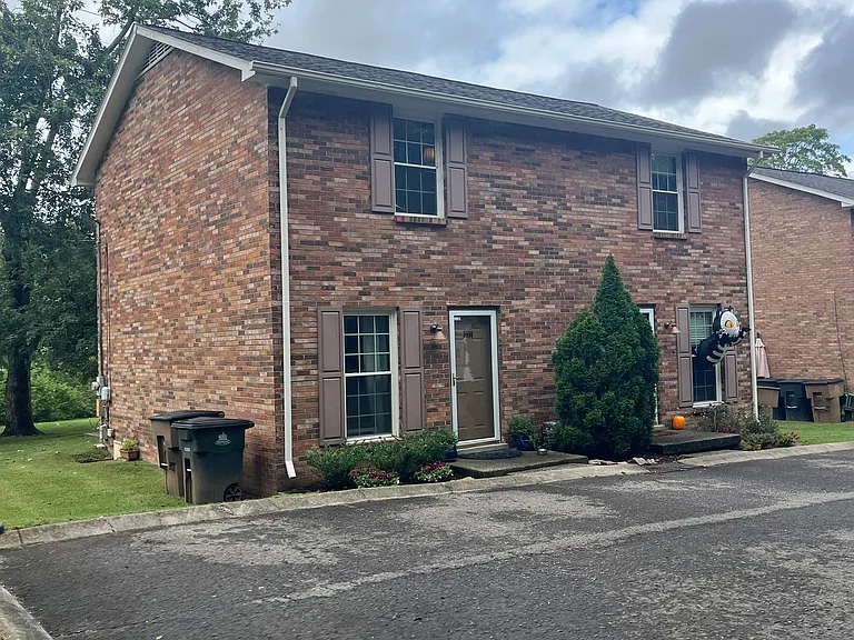 3912 Westlawn Dr — Photo 1