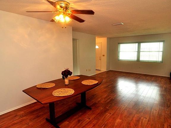 2nd image of 602 Mindy Dr