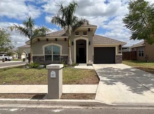 305 S Castillos Y Diamantes St, Mission, TX 78572