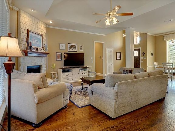 5th image of 8169 Vine Wood Dr