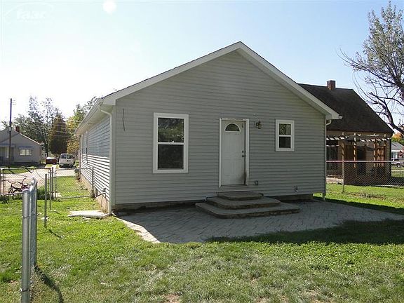 2nd image of 3318 Clairmont St
