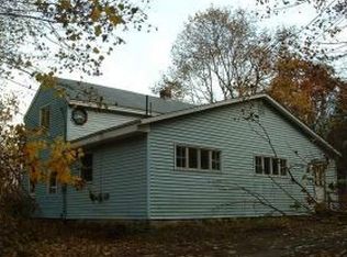 10 Ripley Rd, Granville, MA 01034
