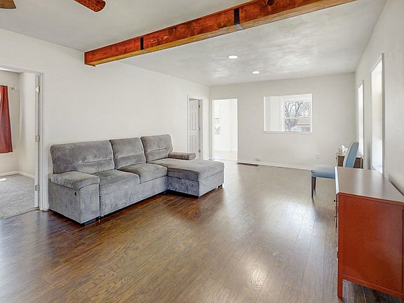 5th image of 546 Williams St