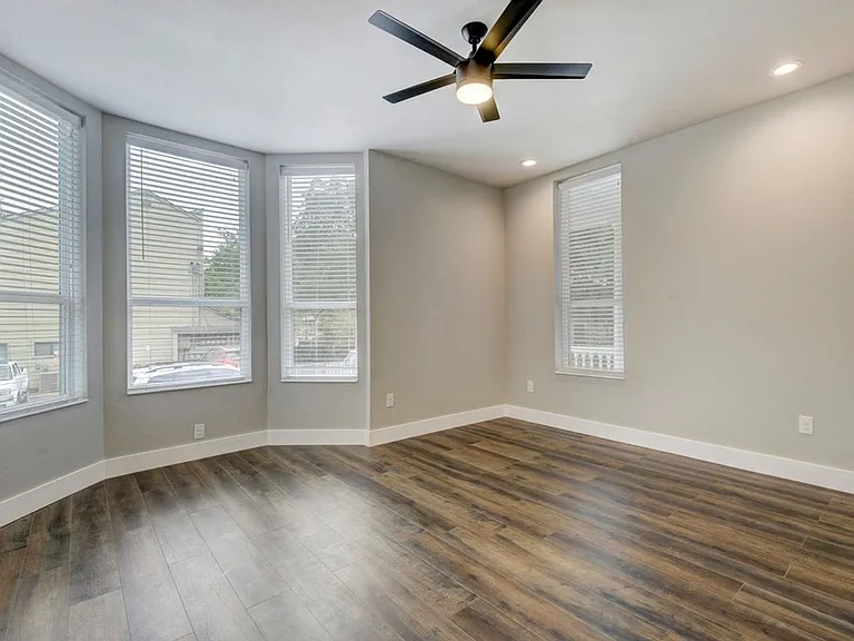 901 Shoal Cliff Ct — Photo 9