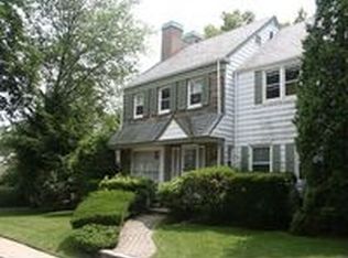 843 Queen Anne Rd, Teaneck, NJ 07666