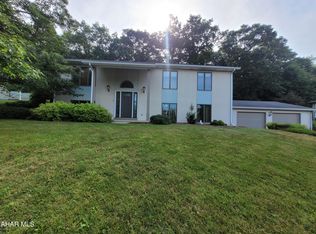 717 Chapel Dr, Altoona, PA 16602
