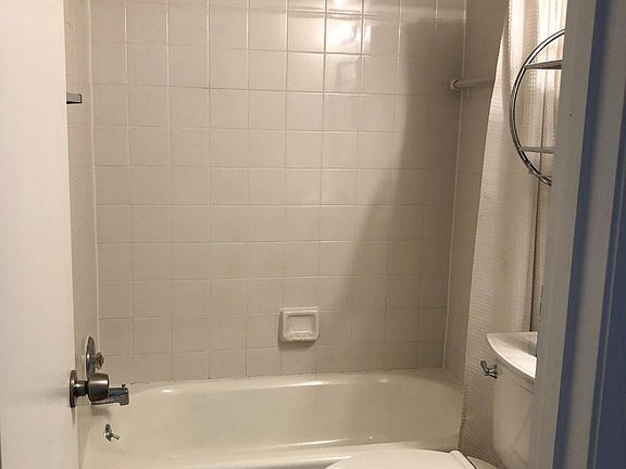 5th image of 9483 Fairfax Blvd APT 101