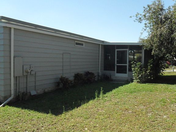 3rd image of 2500 Lakeside Dr