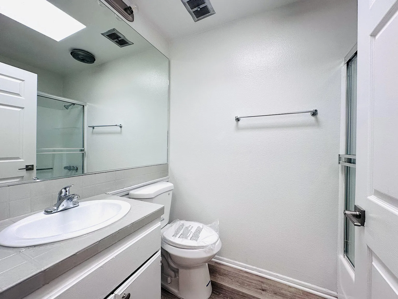 Lido Apartments - 5105 Inglewood Blvd — Photo 3