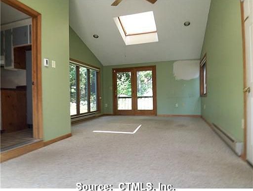 4th image of 16 Sage Ln