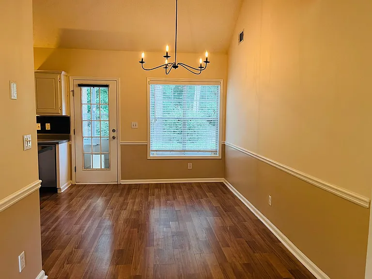 145 Riverside Dr — Photo 9