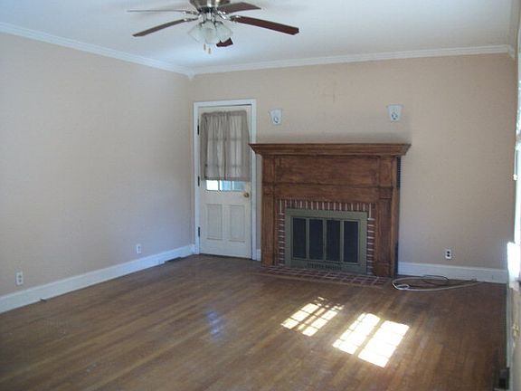 2nd image of 608 Madison St
