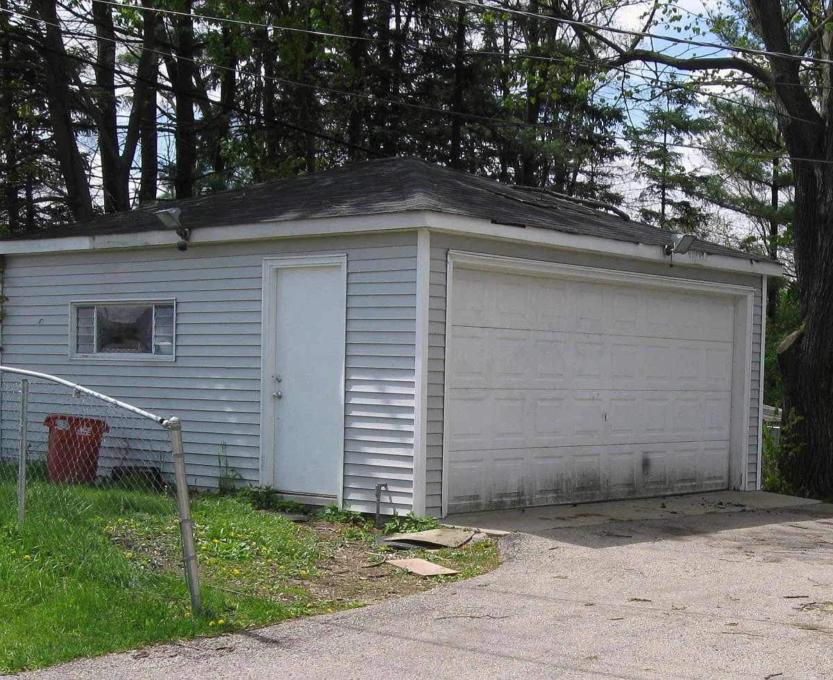 431 Woodland Drive — Photo 3