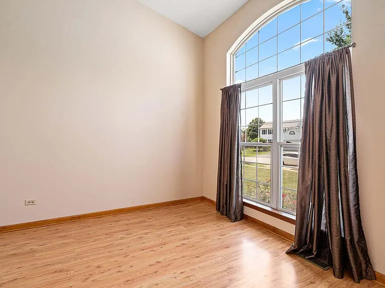 2204 Brindlewood Dr — Photo 5