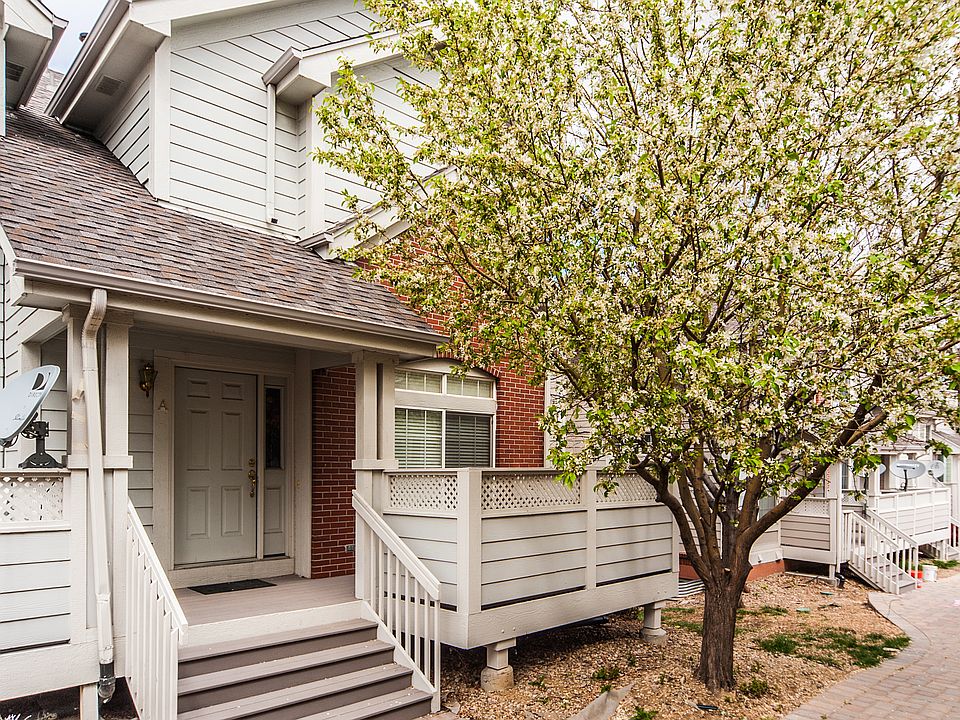 Front door entrance w/ deck