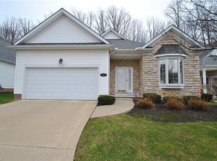 60 Gullybrook Ln UNIT 60, Willoughby Hills, OH 44094