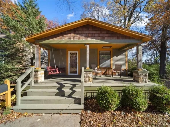 5607 Cody St, Shawnee, KS 66203
