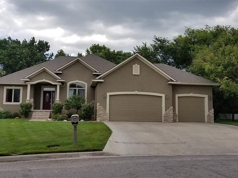 1st image of 16 Dakota Dr