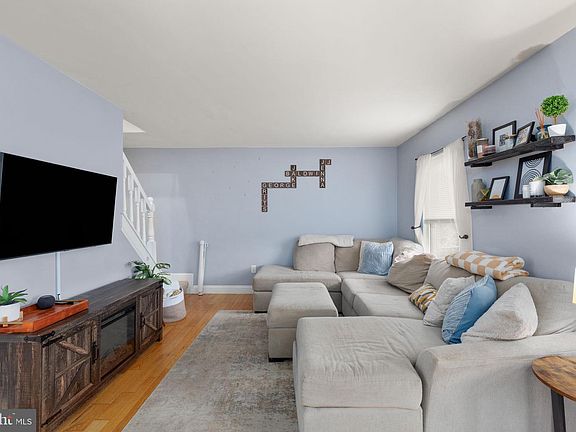 3rd image of 1186 Annis Squam Hbr