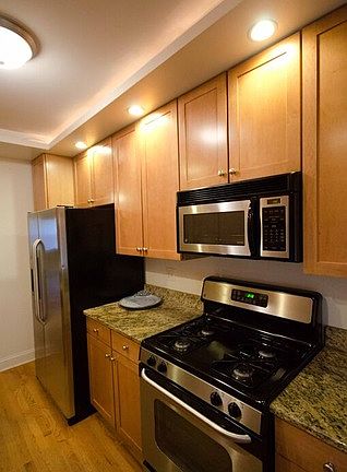 3rd image of 1849 W Lunt Ave APT 2C