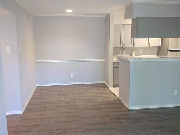 2nd image of 1533 Lincoln Way APT 201