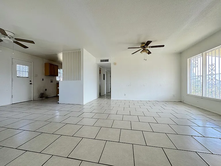 4117 Volcanic Ave — Photo 4