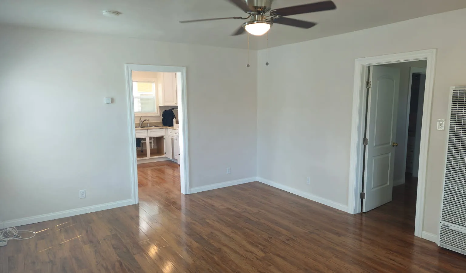 2 bed, 800 sqft, $3,000 — Photo 1