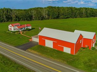 6069 Riddle Rd, Lockport, NY 14094