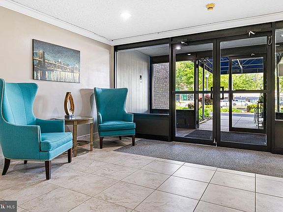 3rd image of 1610 The Fairway APT 104W