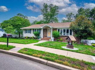 1 Powell Rd, Emerson, NJ 07630