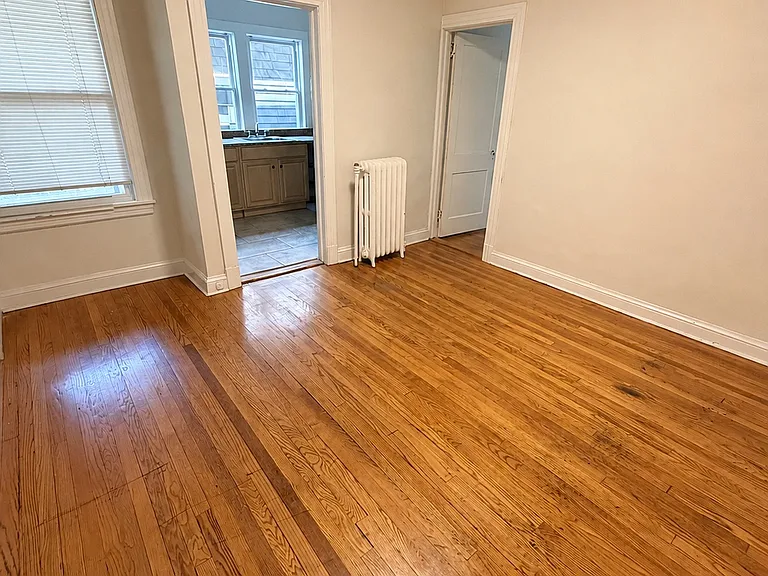28 Whitney St #103 — Photo 6