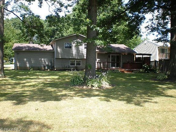3rd image of 26249 Hickory Ln