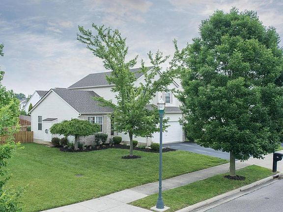3rd image of 991 Brittany Dr