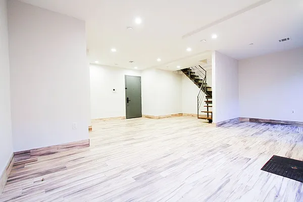 Rented by TheRealEstateCompany.com LLC | media 33