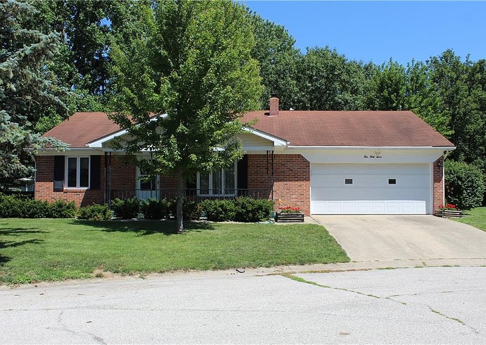 1st image of 437 Greenacres Dr