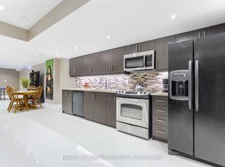 1565 Portsmouth Pl, Mississauga, ON L5M 7W1