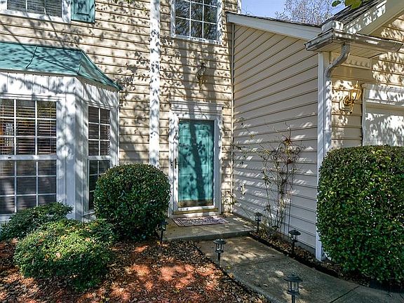 3rd image of 1785 Valley Club Dr