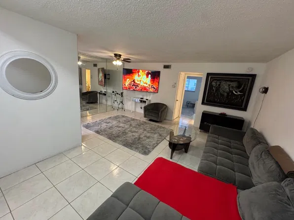 541 Blue Heron Dr APT 112, Hallandale Beach, FL 33009