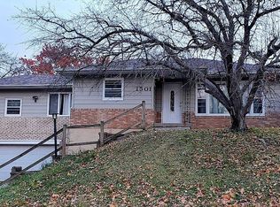 1501 Parklane Dr, Bettendorf, IA 52722