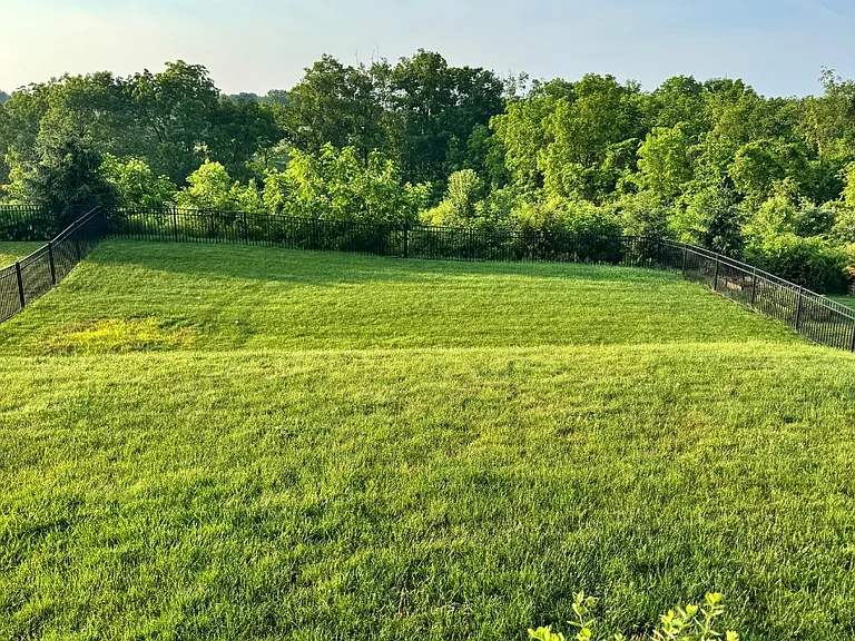 232 Regency Dr — Photo 42
