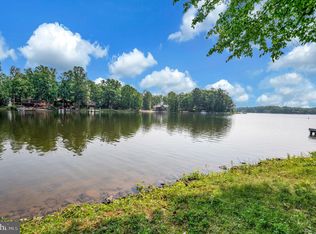 121 Hillside Dr, Locust Grove, VA 22508