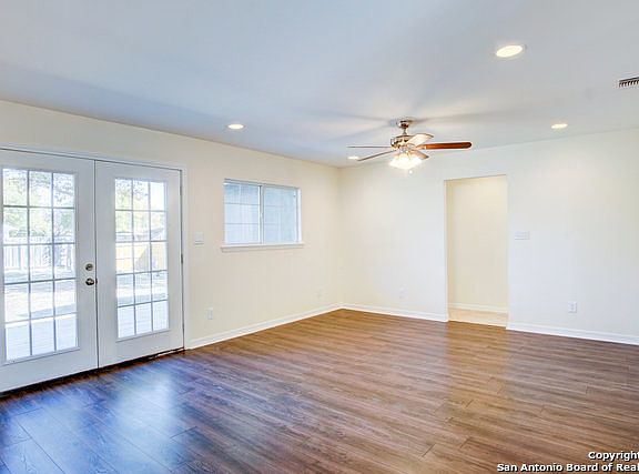 4th image of 4919 Longfellow Blvd