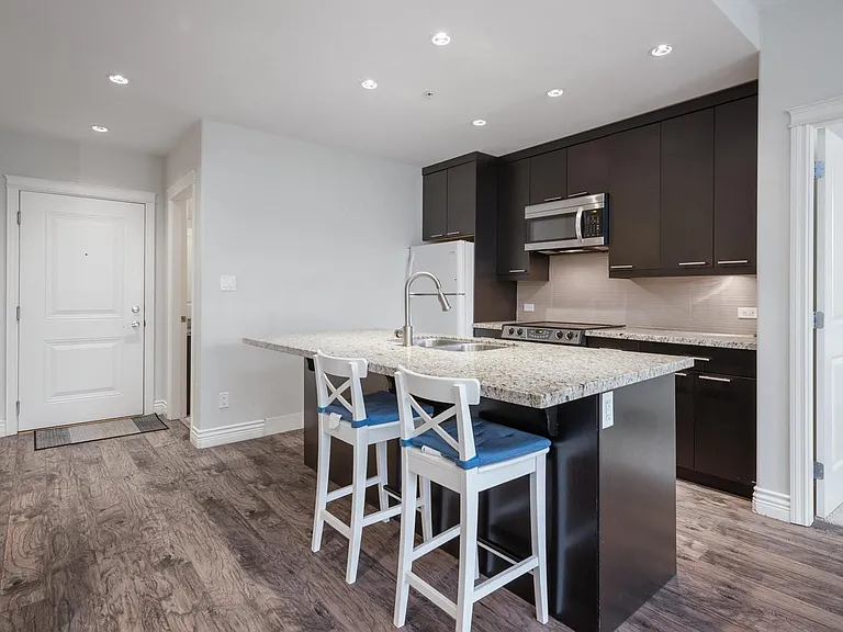 2970 King George Blvd #324 — Photo 6