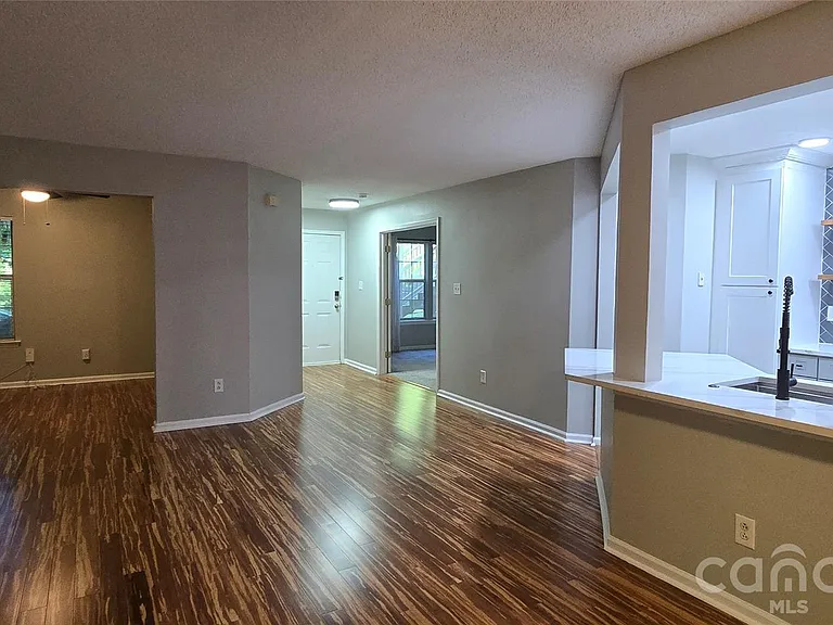 6039 Gray Gate Ln #B — Photo 8