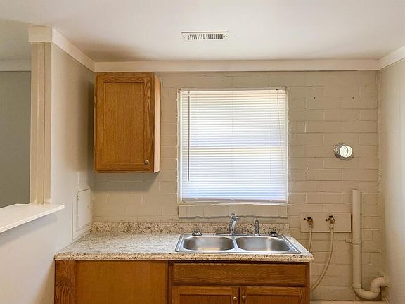 5th image of 407 Marshall St #B
