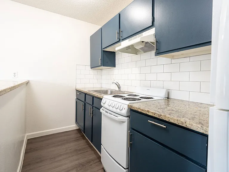 1226 S Longfellow St — Photo 18