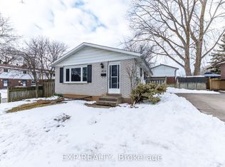 3312 Addison Ave, Niagara Falls, ON L2J 3L1