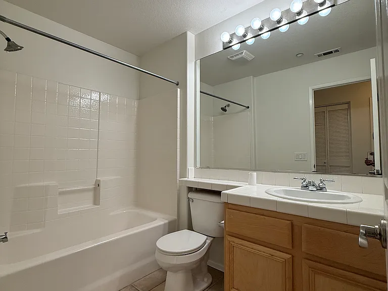 28564 Sorano Cv — Photo 8